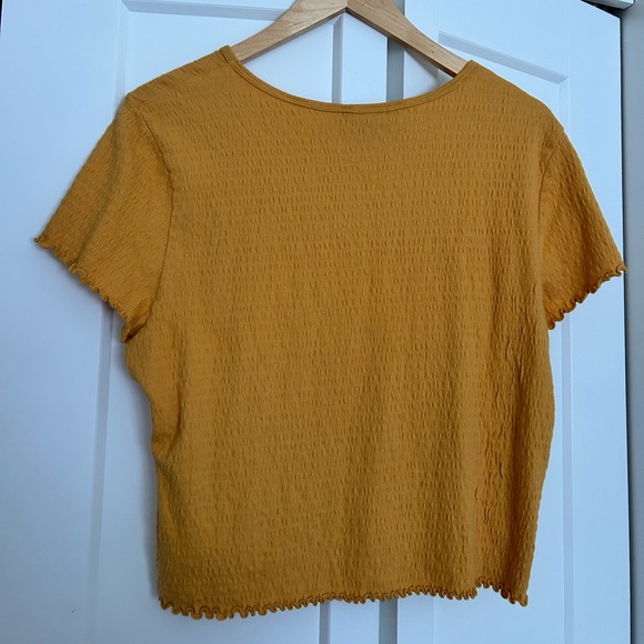 American Eagle Casual Yellow Tshirt - Picture 3 of 3